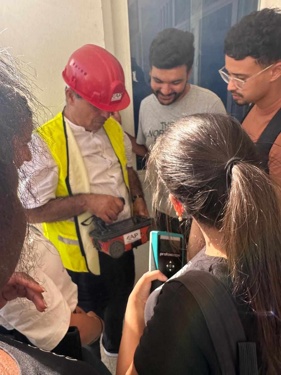 PRESENTATION DES MATERIELS DE CND A L'ECOLE NATIONALE D'INGENIEURS DE TUNIS